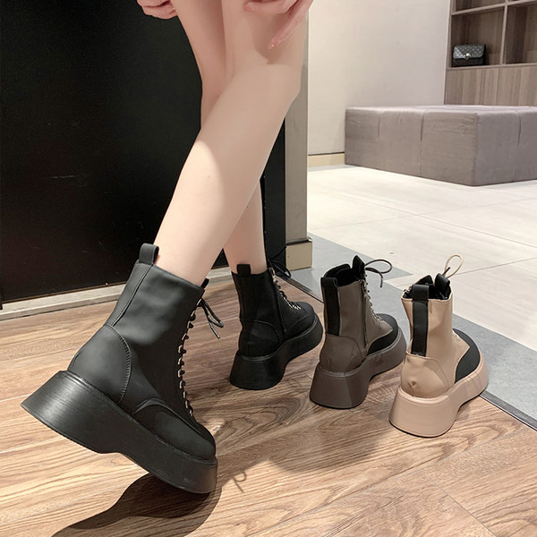 Novi model ženskih čizama sa debelim đonom u tri boje