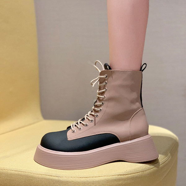 Novi model ženskih čizama sa debelim đonom u tri boje