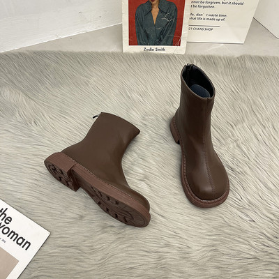 Naiste vabaaja saapad ökonahast - kaks mudelit