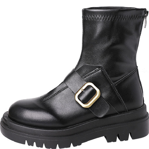 Női csizma új modellje csattal és durva talppal