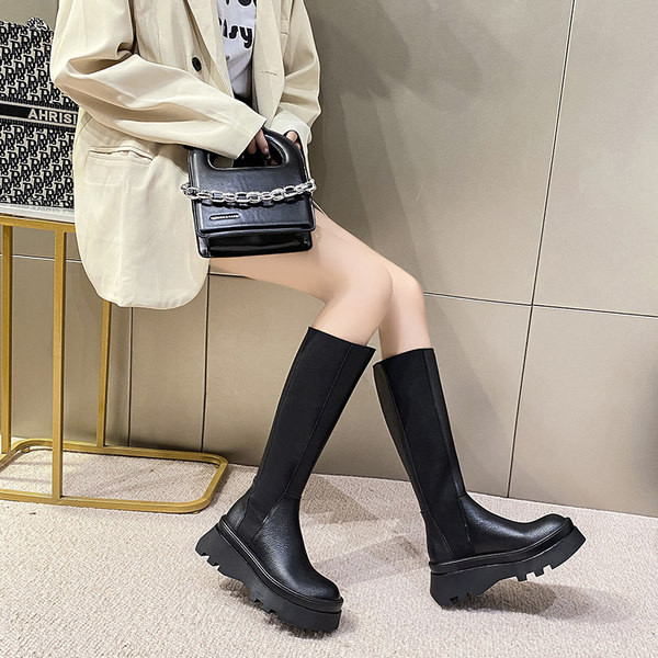 Női bőrcsizma 6,5 cm-es talppal