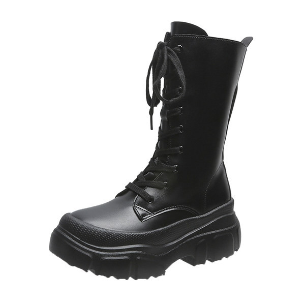 Alkalmi bőrcsizma cipzárral és durva talppal