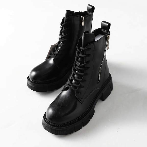 Eko bőrből készült női csizma dekoratív cipzárral