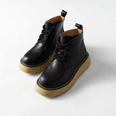 Alkalmi női csizma lapos talppal