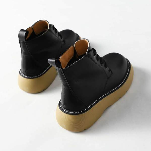 Alkalmi női csizma lapos talppal