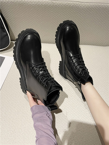 Ženske retro čizme od eko kože sa vezicama