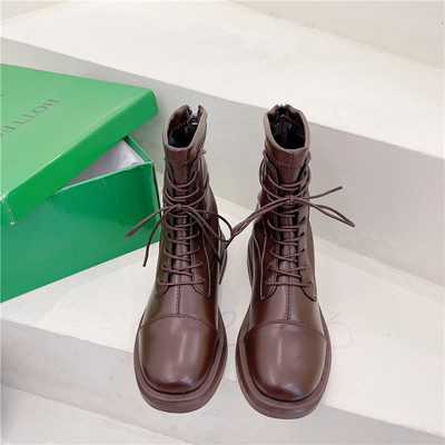 Naiste vabaaja saapad paeltega – kolmes värvitoonis