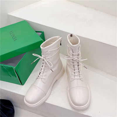 Naiste vabaaja saapad paeltega – kolmes värvitoonis