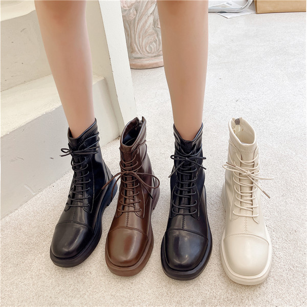 Naiste vabaaja saapad paeltega – kolmes värvitoonis