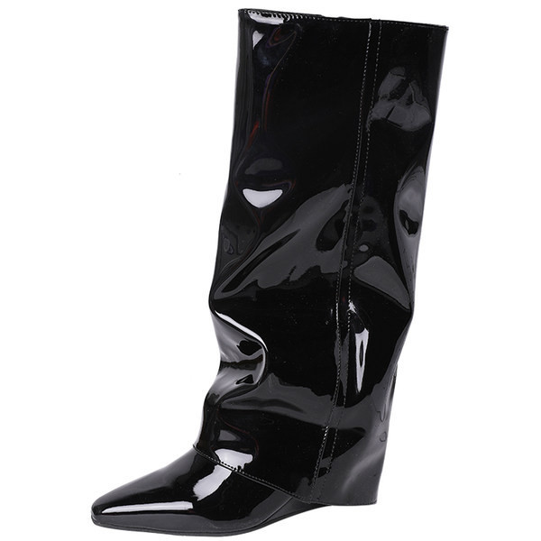 Modern női lakkbőr csizma hegyes modell