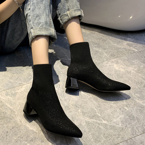 Női textilcsizma fényes elemekkel