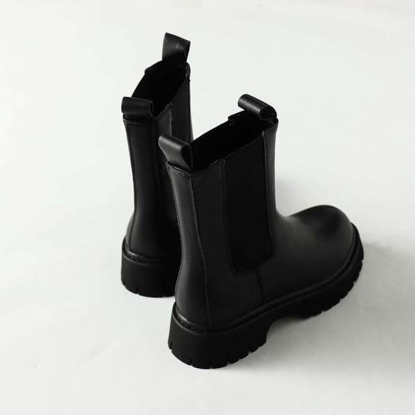 Öko bőrből készült női csizma, bokánál gumírozott