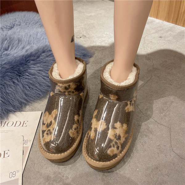 Női alkalmi csizma meleg béléssel - három színben