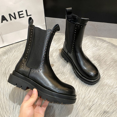 Női alkalmi csizma lekerekített modell fém elemekkel