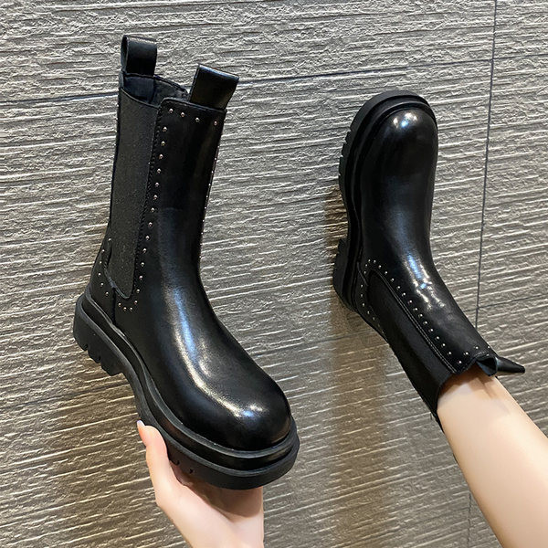 Női alkalmi csizma lekerekített modell fém elemekkel