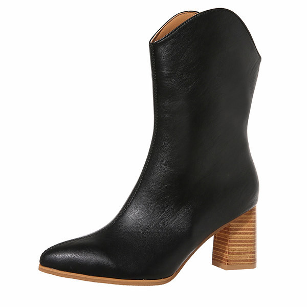 Női csizma hegyes modell sarokkal és cipzárral