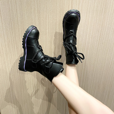 Öko bőrből készült női csizma fűzővel, lapos talppal