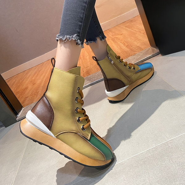 Női felső csizma lapos magas talppal és fűzővel