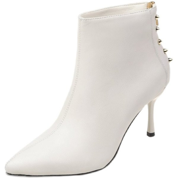 Női csizma szegecsekkel és vékony sarokkal, két színben