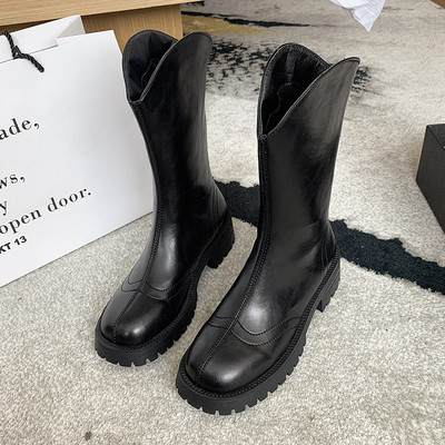 Naiste nahast saapad - tavaline mudel