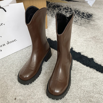 Naiste nahast saapad - tavaline mudel