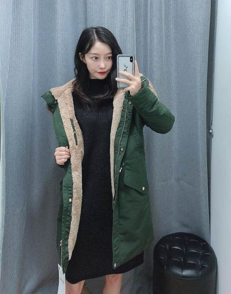 Téli kabát típusú parka meleg béléssel