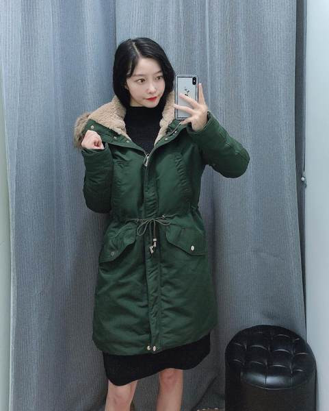 Téli kabát típusú parka meleg béléssel