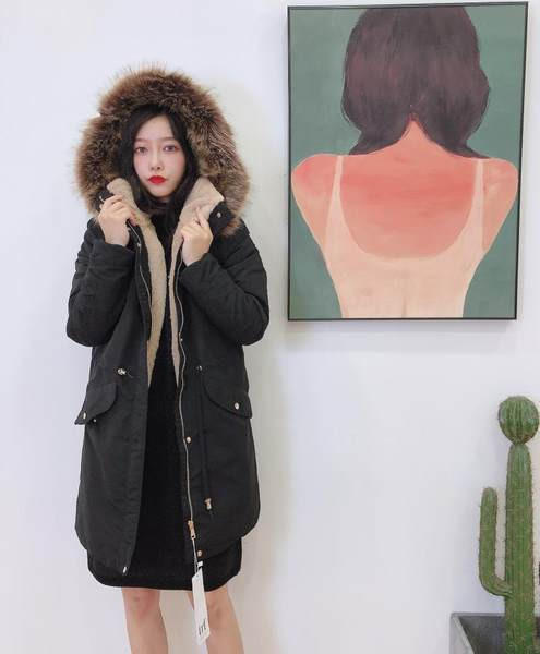 Téli kabát típusú parka meleg béléssel