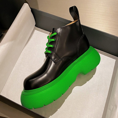 Ženske casual čizme s ravnim potplatom i vezicama