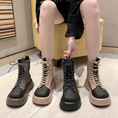 Alkalmi női csizma fűzővel és vastag talppal