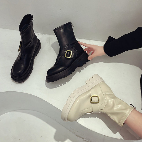 Alkalmi női műbőr csizma csattal