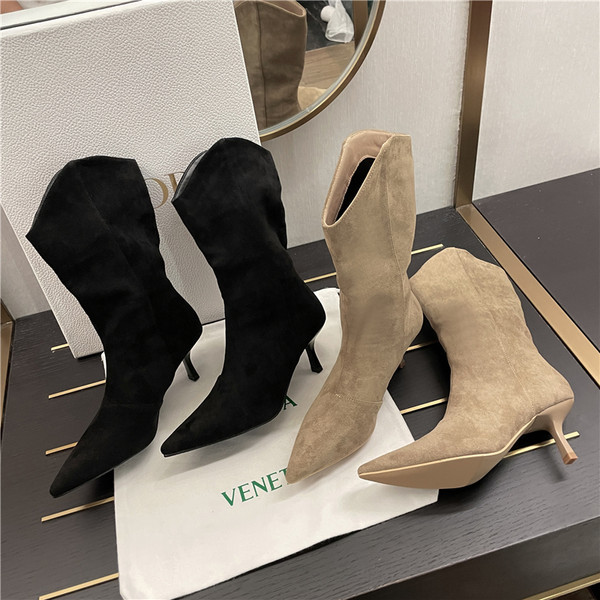 Moderne ženske čizme od eko brušene kože na tanku petu