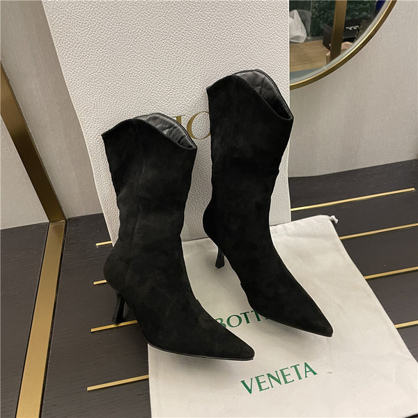 Moderne ženske čizme od eko brušene kože na tanku petu