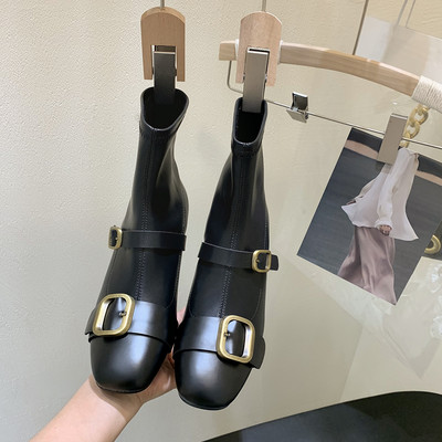 Aktuális női csizma eco bőrből, csattal