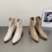 Női csizma hegyes tiszta modell