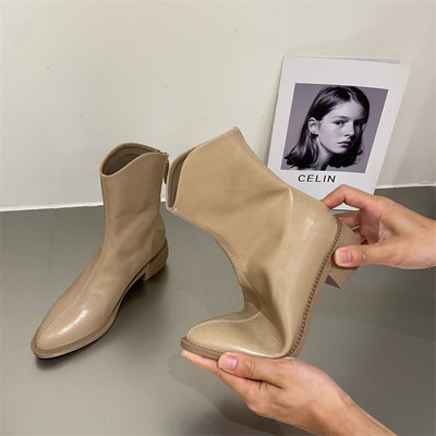 Női csizma hegyes tiszta modell