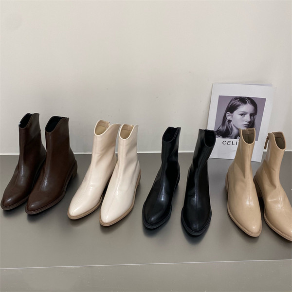 Női csizma hegyes tiszta modell