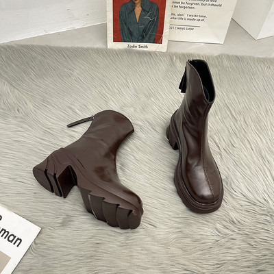 Novi model ženskih zaobljenih čizama od eko kože u crnoj i braon boji