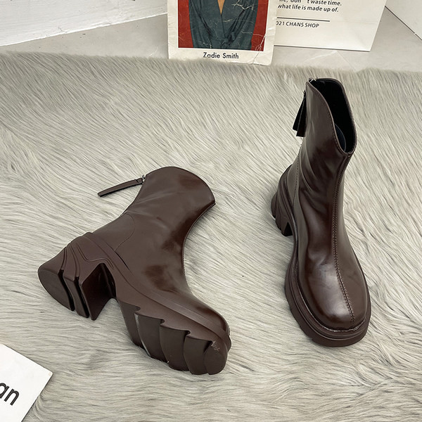 Novi model ženskih zaobljenih čizama od eko kože u crnoj i braon boji