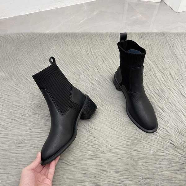 Őszi-téli női csizma új modellje 5 cm-es szögletes sarokkal