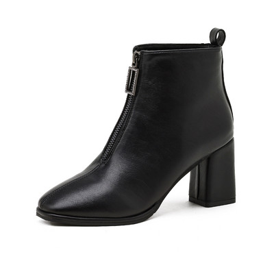 Női bőrcsizma cipzárral és vastag sarokkal - két színben