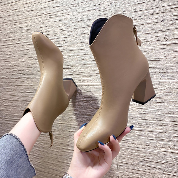 Novi model ženskih čizama od umjetne kože sa petom