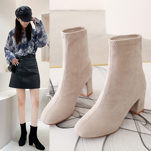 Női csizma mesterséges velúrból és vastag sarkú