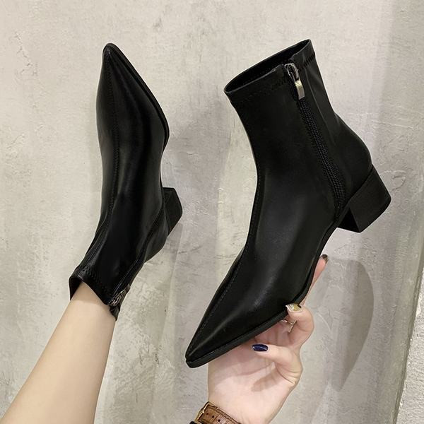 Ženske čizme na špic s patentnim zatvaračem i petom