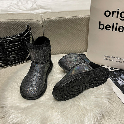 Naiste läikivad lameda tallaga saapad