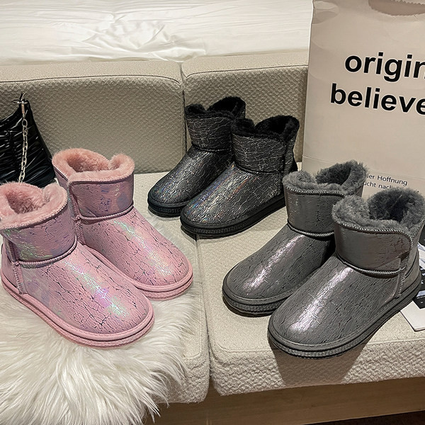 Naiste läikivad lameda tallaga saapad