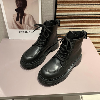 Új, durva talpú női bőrcsizma modell - fekete színben