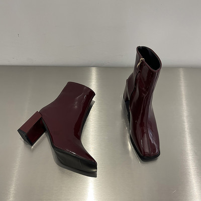 Modern női csizma négyzet alakú 8 cm-es sarokkal