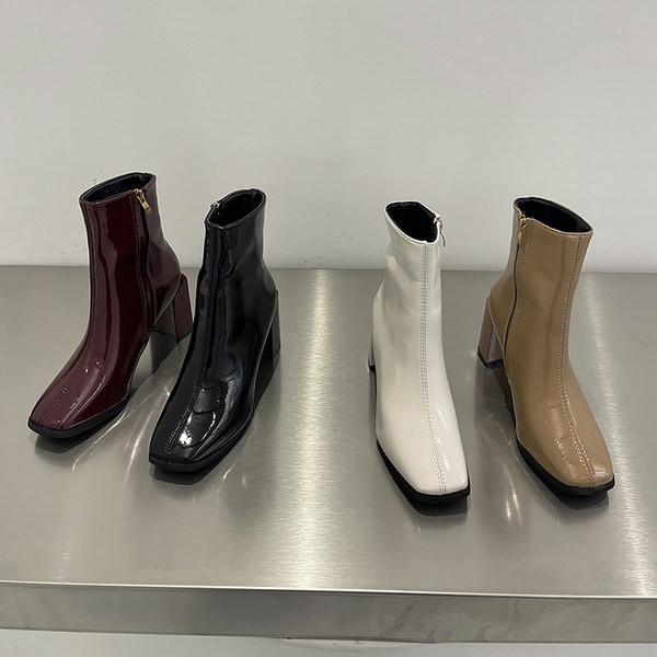 Modern női csizma négyzet alakú 8 cm-es sarokkal