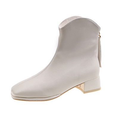 Naiste nahast saapad kolmes värvitoonis